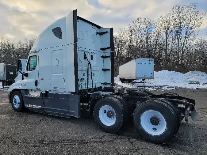 2016 FREIGHTLINER X12564ST