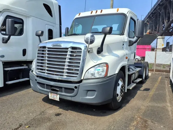 2015 FREIGHTLINER CASCADIA 125