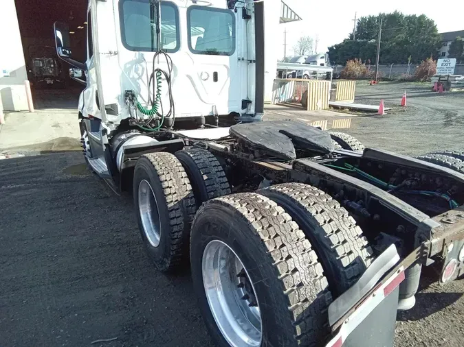 2019 Freightliner Cascadia 12633ab60f2152ef41d5bcaf7cb4d0c13d6