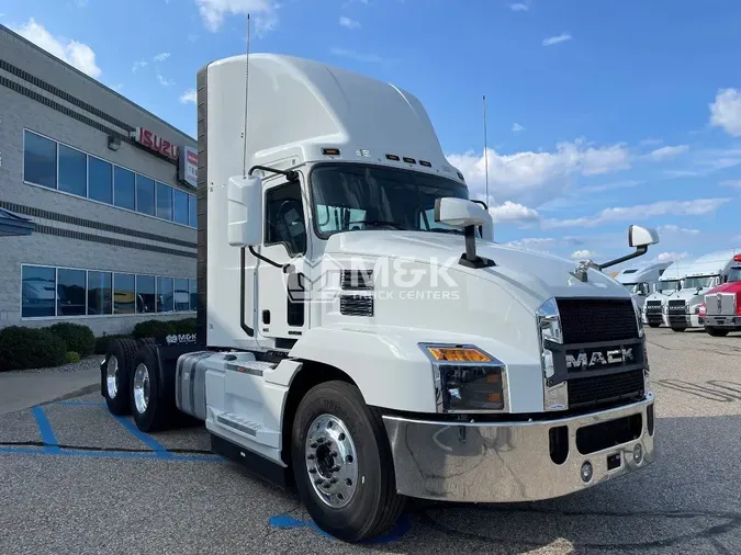 2025 MACK AN64T