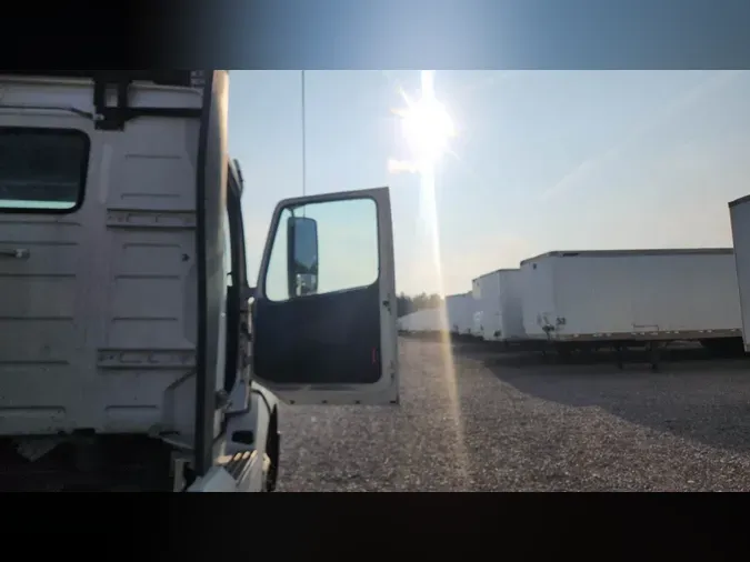 2019 Volvo VNL300