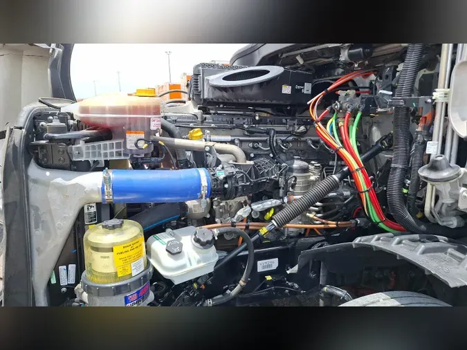 2025 Freightliner Cascadia 126