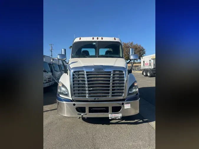 2018 FREIGHTLINER/MERCEDES CASCADIA 125