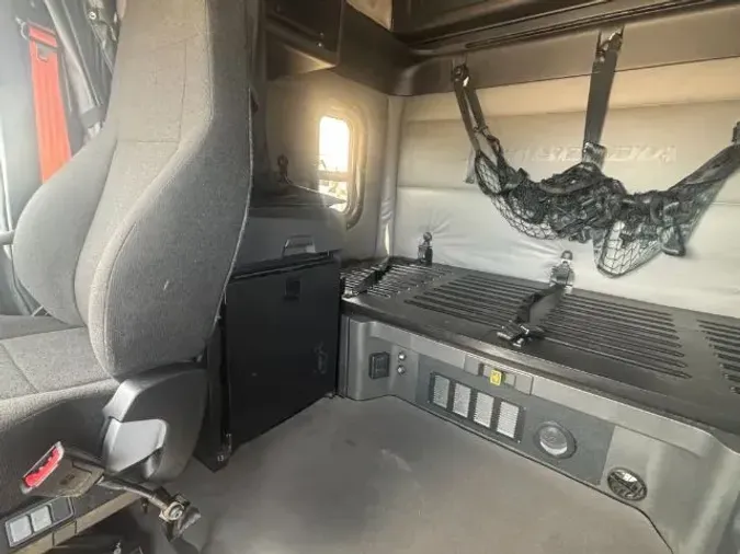2022 Freightliner Cascadia 12633b1cb4e064a7b6bd719080c0ccf62ff