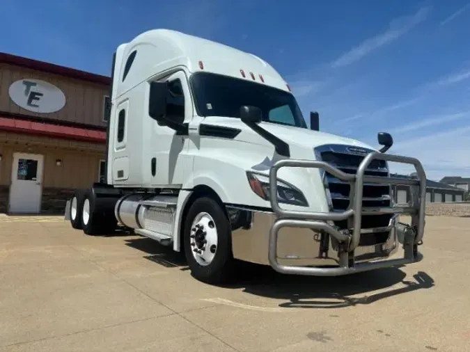 2020 Freightliner New Cascadia 12633b36aa1c6ee240935c72cc78a08d0cb