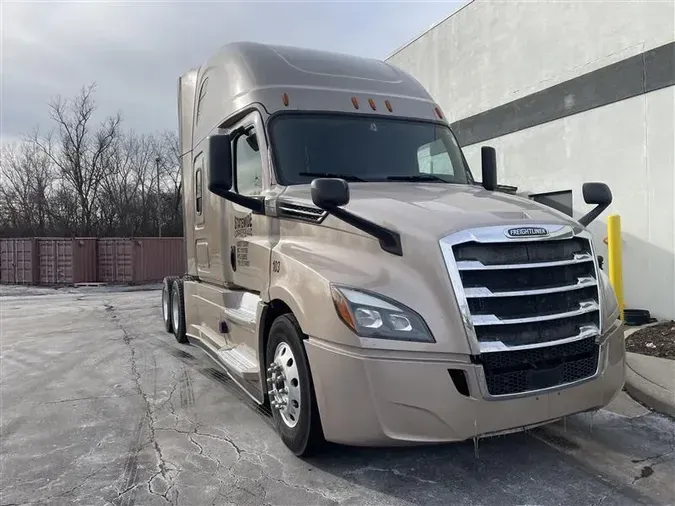 2020 FREIGHTLINER CASCADEVO1