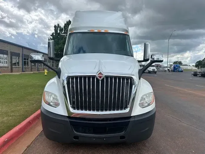 2019 INTERNATIONAL LT