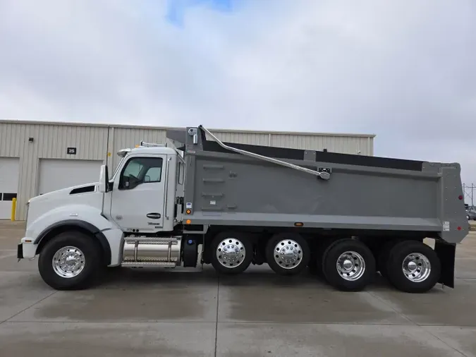 2026 Kenworth T88033b68cc9ae380791b9a10f30ed26b068