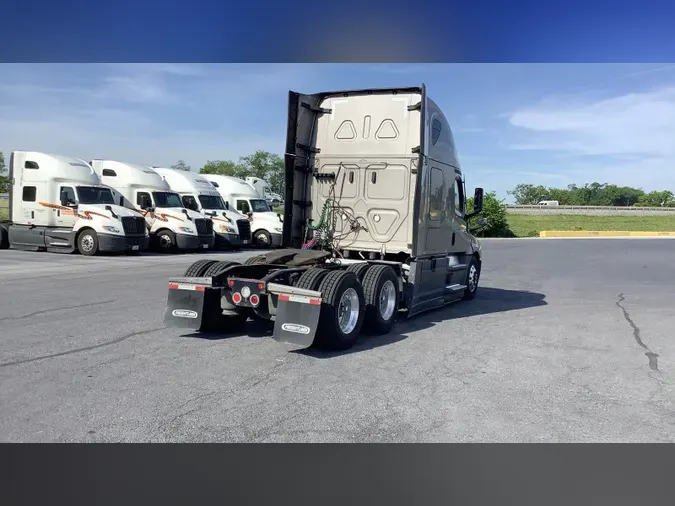 2024 Freightliner Cascadia 126