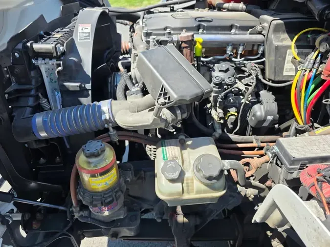 2020 FREIGHTLINER/MERCEDES M2 106