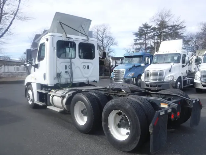 2018 FREIGHTLINER/MERCEDES CASCADIA 125