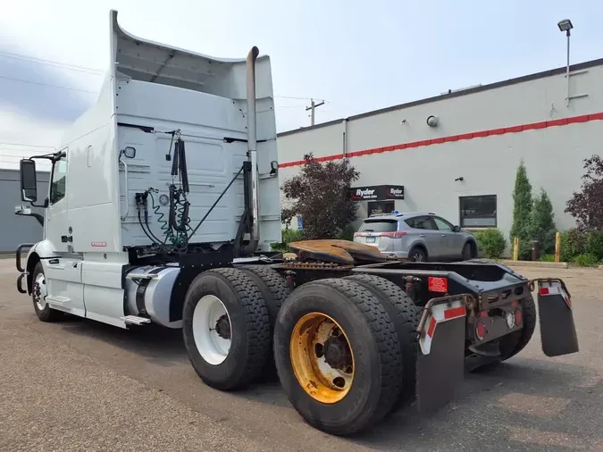 2020 VOLVO VNR64T-640