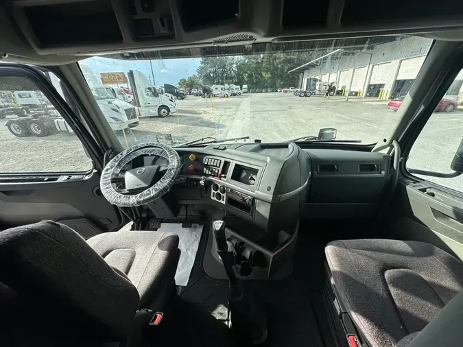 2019 Volvo VNL64T760