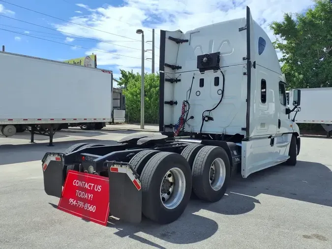 2017 FREIGHTLINER CASCADIA 125