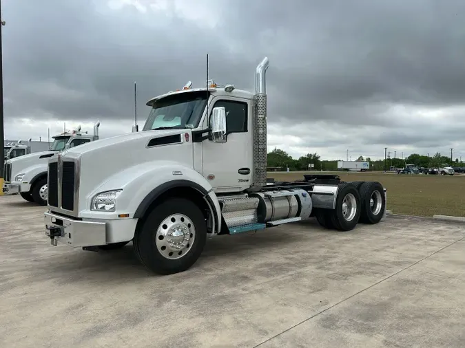 2026 Kenworth T880