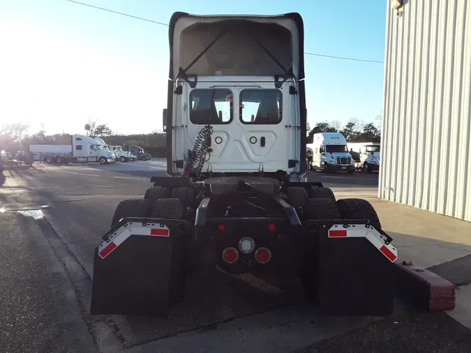 2020 Freightliner CASCADIA 125