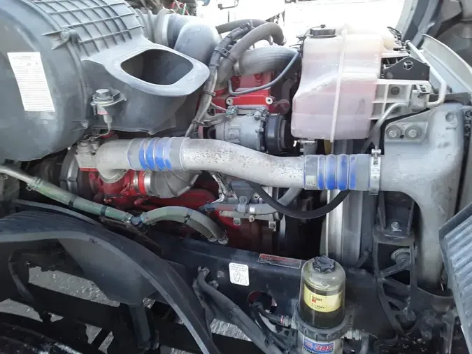 2019 VOLVO VNL64T-760