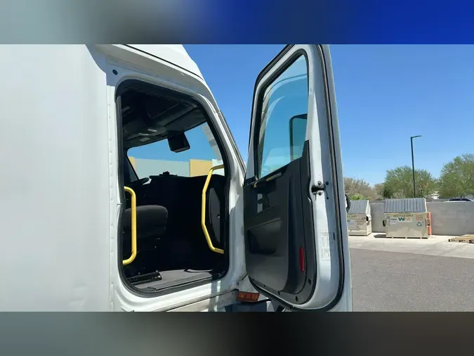 2024 Freightliner Cascadia 126
