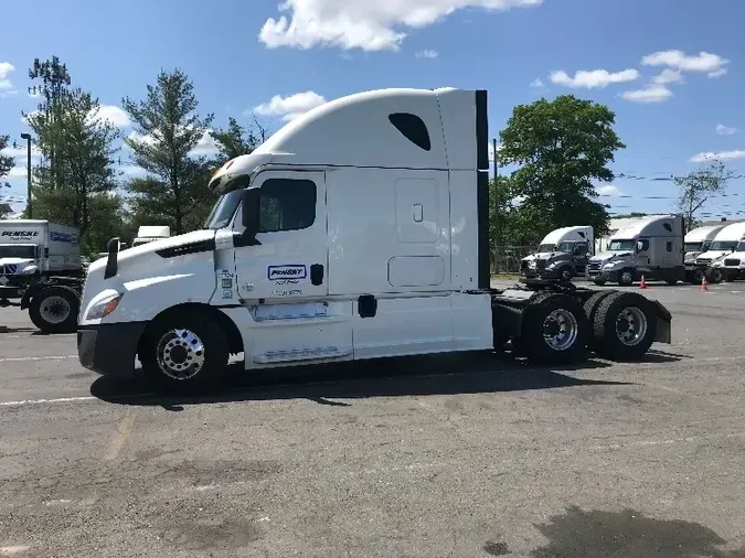 2020 Freightliner T12664ST