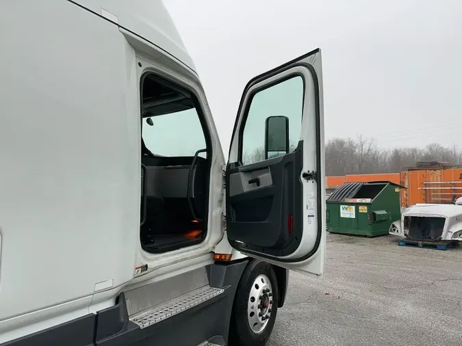 2020 Freightliner Cascadia