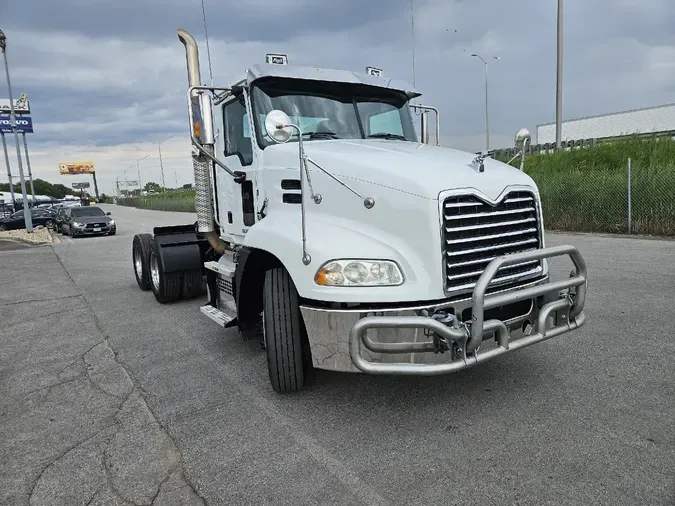2018 MACK CXU613