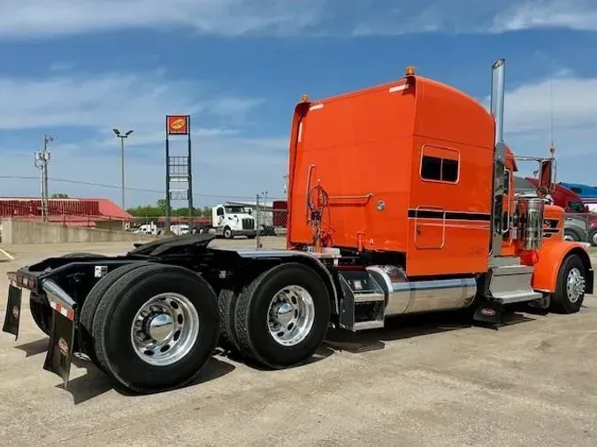 2023 Peterbilt 389