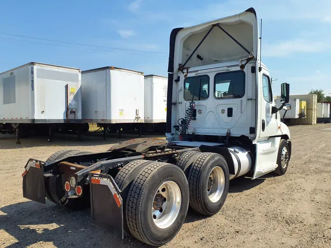 2017 FREIGHTLINER/MERCEDES CASCADIA 125