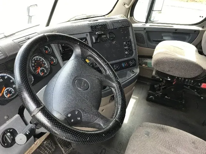 2018 Freightliner X12564ST