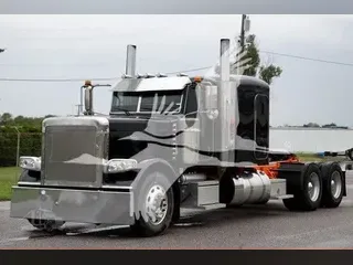 2022 PETERBILT 389