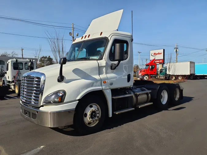 2017 FREIGHTLINER/MERCEDES CASCADIA 12533dffdff4c531f4ec487811d0ab8904d