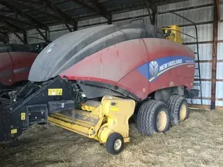 2013 New Holland 330