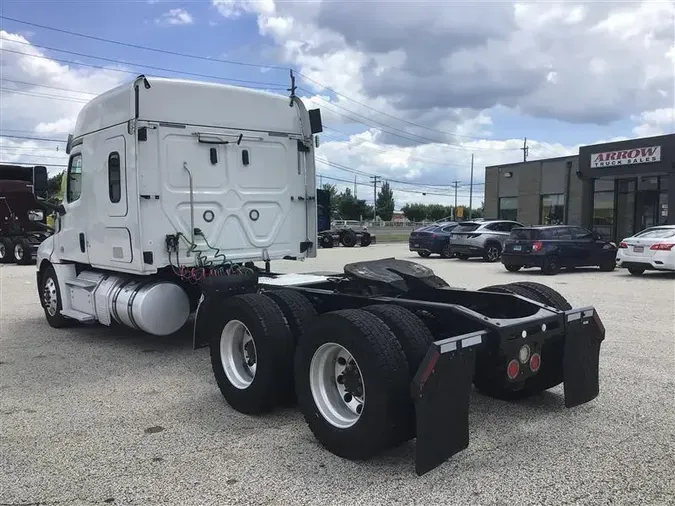 2019 FREIGHTLINER CA126