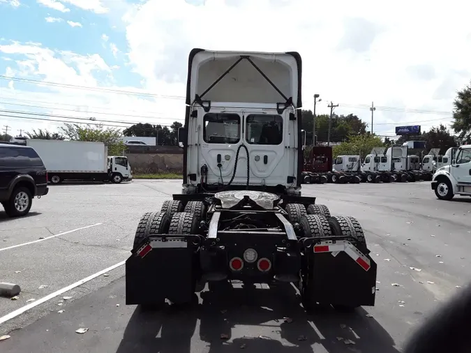 2018 FREIGHTLINER/MERCEDES CASCADIA 125