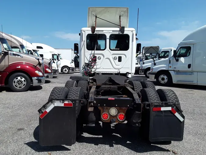 2016 FREIGHTLINER/MERCEDES CASCADIA 125