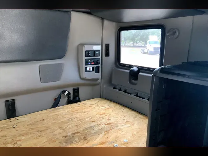 2023 INT LT625 6X433e86898a32f4a759b657bcf2e92f1ff