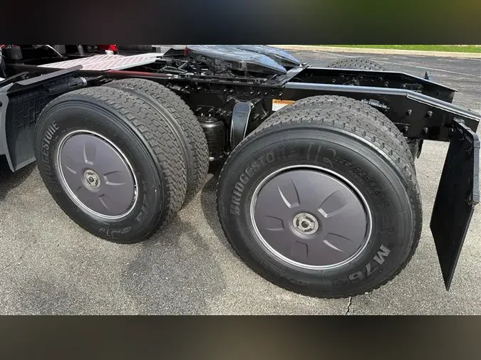 2023 FREIGHTLINER CA126