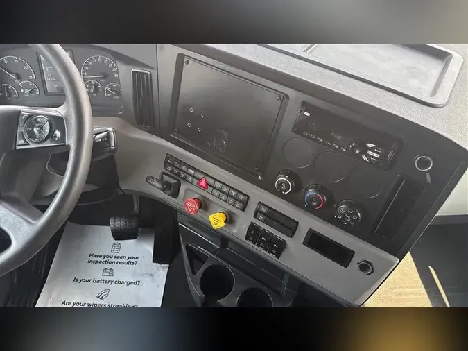2020 FREIGHTLINER CA126