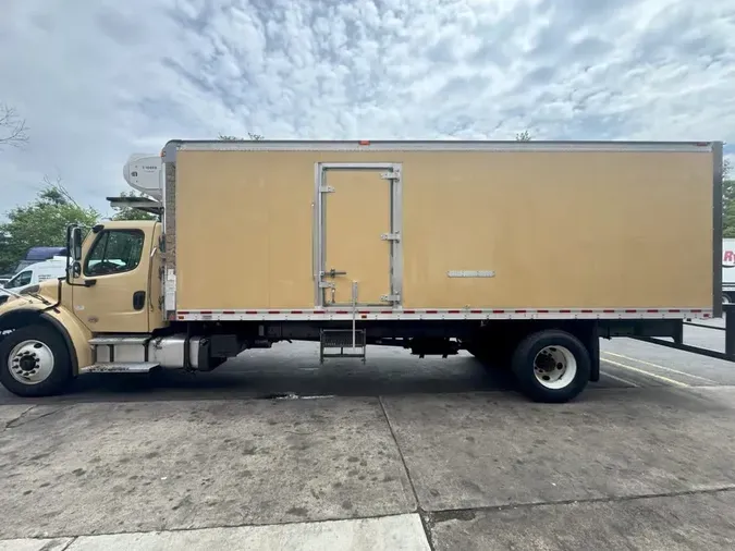 2019 FREIGHTLINER M2 106