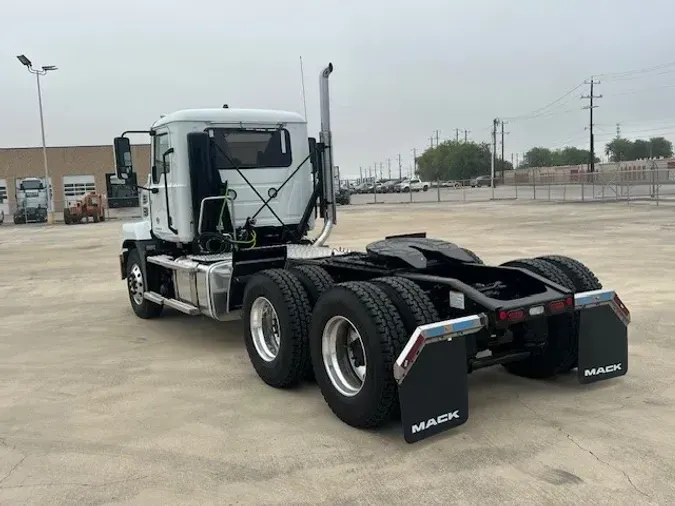 2025 MACK AN64T