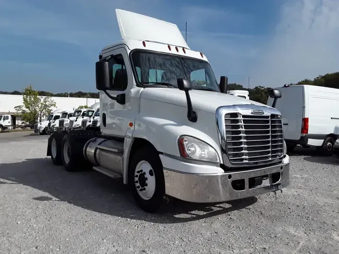 2019 FREIGHTLINER CASCADIA 125
