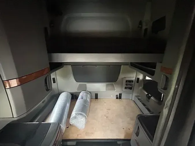 2019 INTERNATIONAL LT