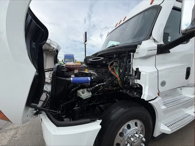2024 Freightliner Cascadia 12633f782f96807f6f2af6353189ccaf4c9