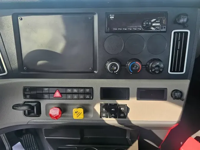 2019 FREIGHTLINER NEW CASCADIA 116