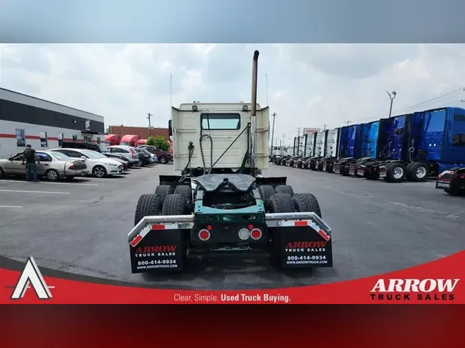 2020 VOLVO VNL300
