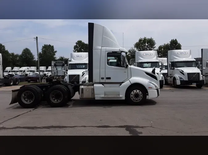 2018 Volvo VNL300