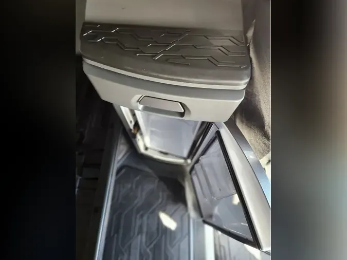 2024 VOLVO VNL64T760