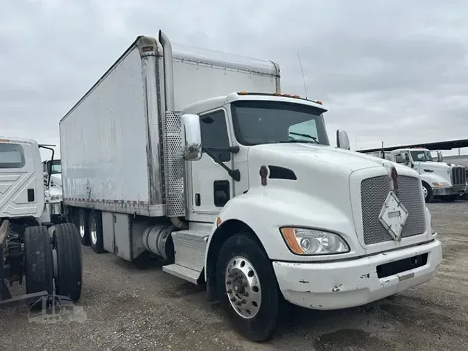 2011 KENWORTH T370