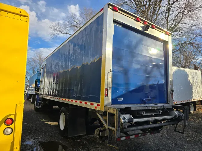 2018 FREIGHTLINER/MERCEDES M2 106