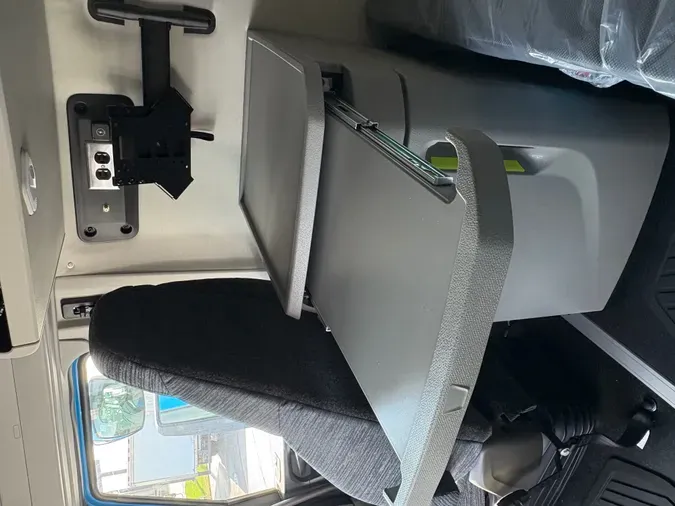 2026 VOLVO TRUCK VNL64TV04