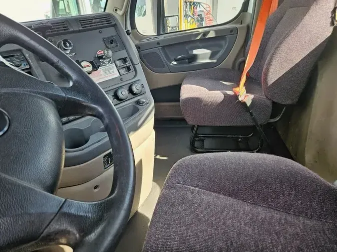 2018 FREIGHTLINER/MERCEDES CASCADIA 125